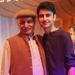 Meet your Posher, Iftikhar